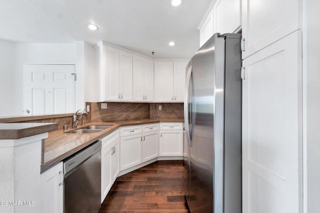 5744 Oak Bend Lane 108, Oak Park, CA 91377