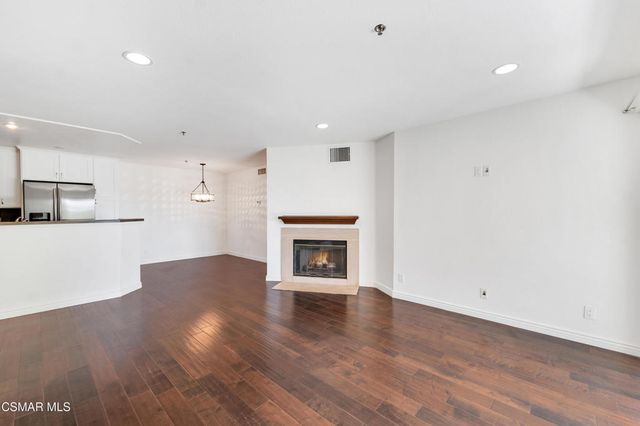 5744 Oak Bend Lane 108, Oak Park, CA 91377