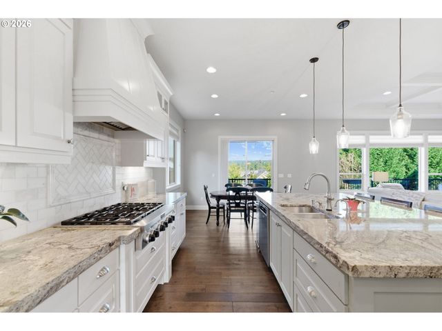 6231 Nw KLICKITAT Ct, Camas, WA 98607