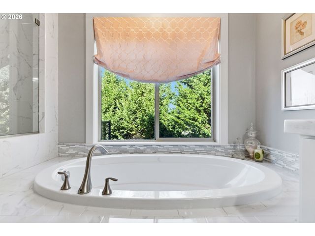 6231 Nw KLICKITAT Ct, Camas, WA 98607