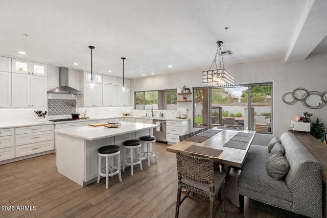 7600 E TAILFEATHER Drive, Scottsdale, AZ 85255