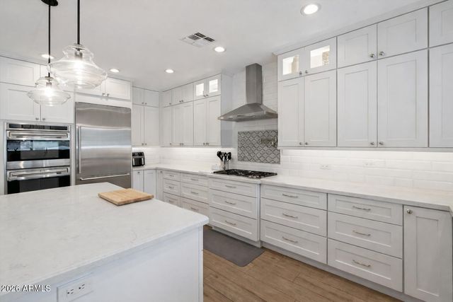 7600 E TAILFEATHER Drive, Scottsdale, AZ 85255