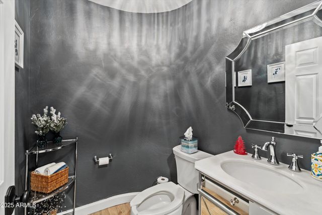 7600 E TAILFEATHER Drive, Scottsdale, AZ 85255