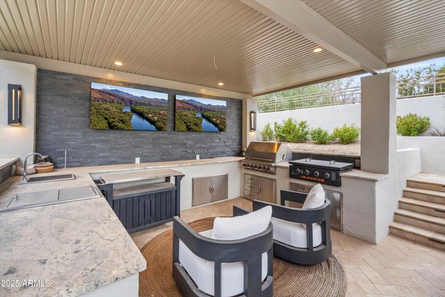 7600 E TAILFEATHER Drive, Scottsdale, AZ 85255