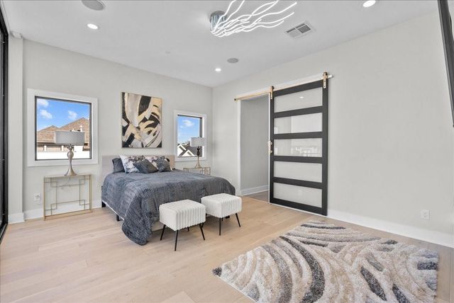 516 Reinerman Street, Houston, TX 77007