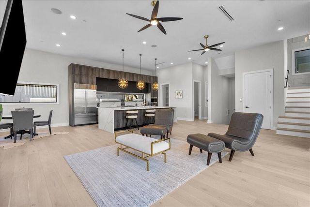 516 Reinerman Street, Houston, TX 77007