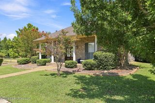 201 Eastside Lane, Brandon, MS 39047