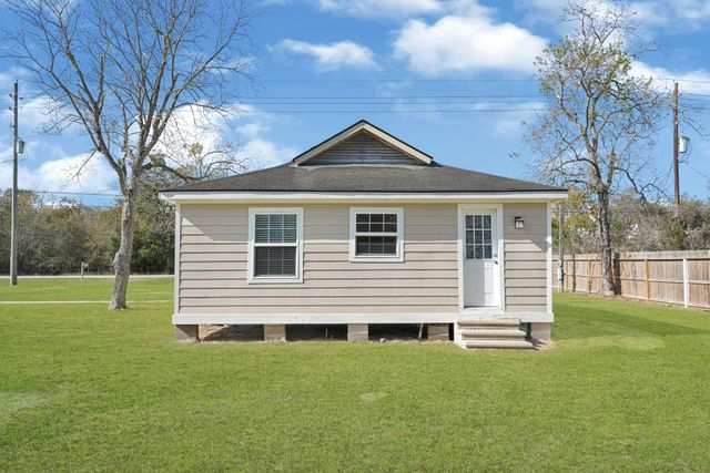 2113 Cemetery Road, Santa Fe, TX 77517