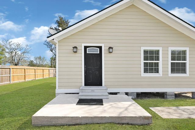 2113 Cemetery Road, Santa Fe, TX 77517