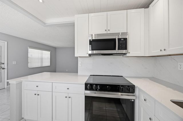 422 Burgundy I, Delray Beach, FL 33484