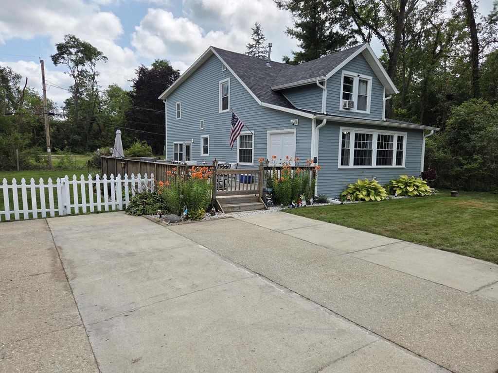 N2456 Mildred STREET, Delavan, WI 53115