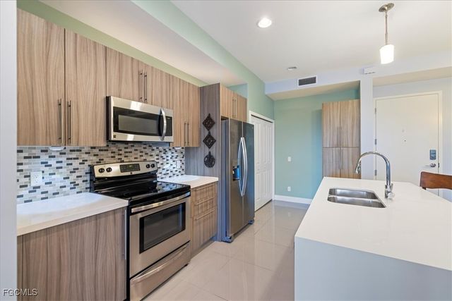 11701 Olivetti LN 202, Fort Myers, FL 33908