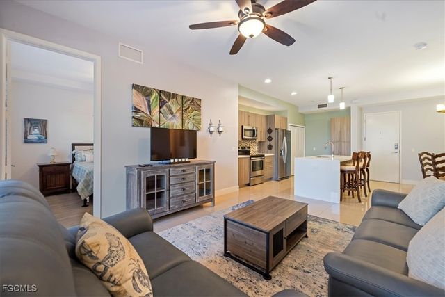 11701 Olivetti LN 202, Fort Myers, FL 33908