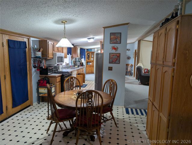 421189 E 1148 Road, Eufaula, OK 74432