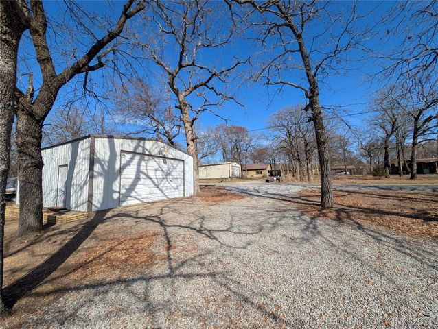 421189 E 1148 Road, Eufaula, OK 74432