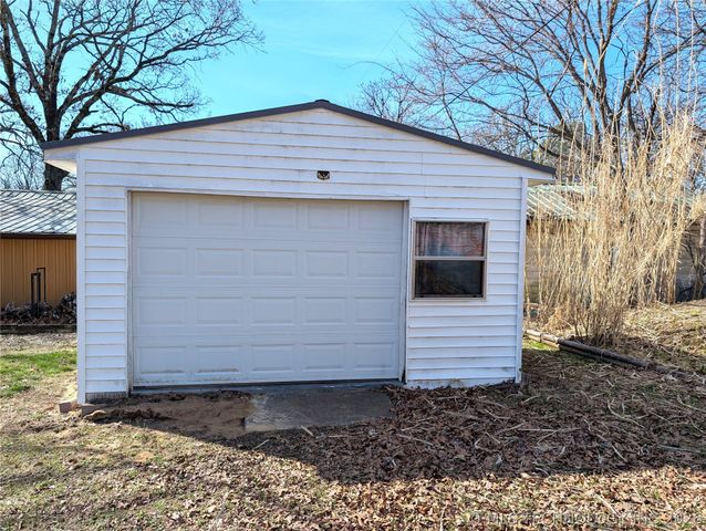 421189 E 1148 Road, Eufaula, OK 74432