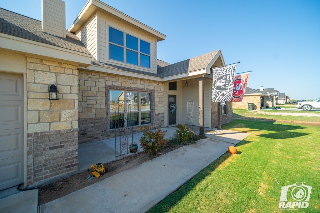 Image 4 of property listing at 8403 Lynx Lane, San Angelo, TX 76901