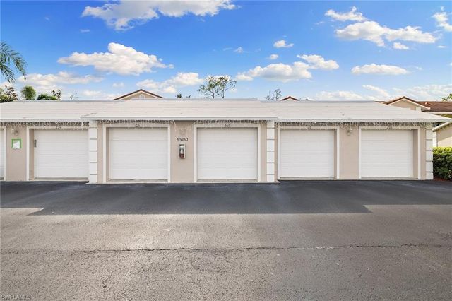 6900 Dennis CIR J-205, Naples, FL 34104