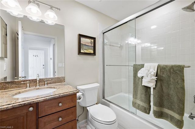 6900 Dennis CIR J-205, Naples, FL 34104