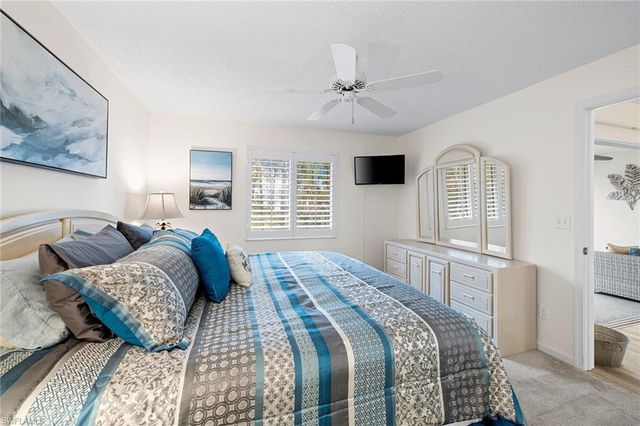 6900 Dennis CIR J-205, Naples, FL 34104