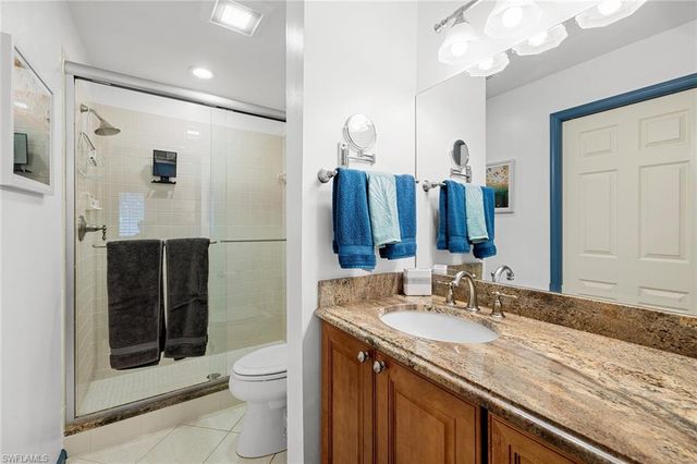 6900 Dennis CIR J-205, Naples, FL 34104