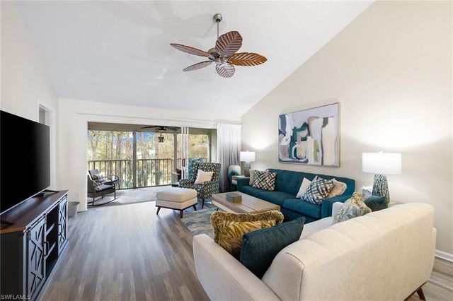 6900 Dennis CIR J-205, Naples, FL 34104