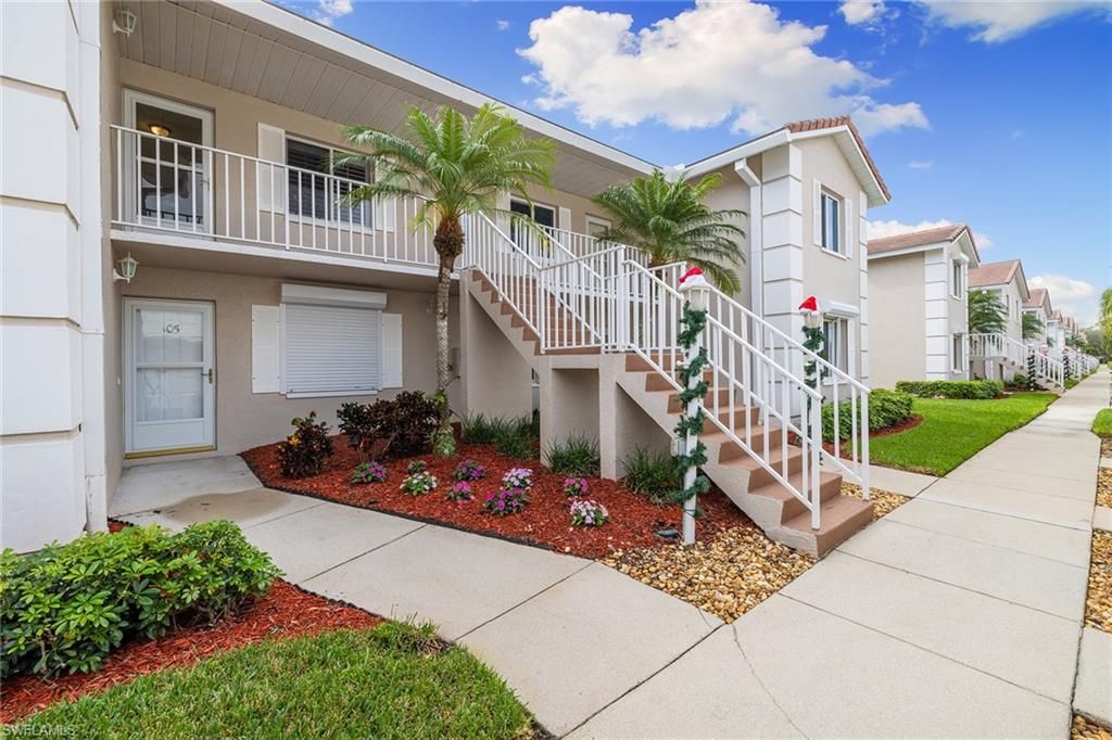 6900 Dennis CIR J-205, Naples, FL 34104
