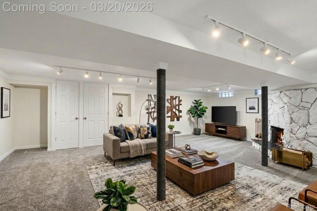 29680 Shackett Avenue, Madison Heights, MI 48071