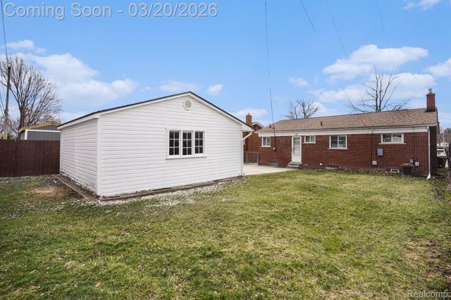 29680 Shackett Avenue, Madison Heights, MI 48071