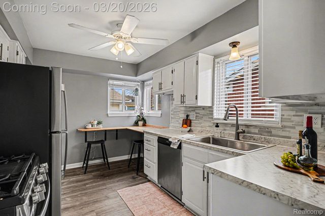 29680 Shackett Avenue, Madison Heights, MI 48071