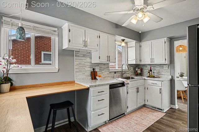 29680 Shackett Avenue, Madison Heights, MI 48071