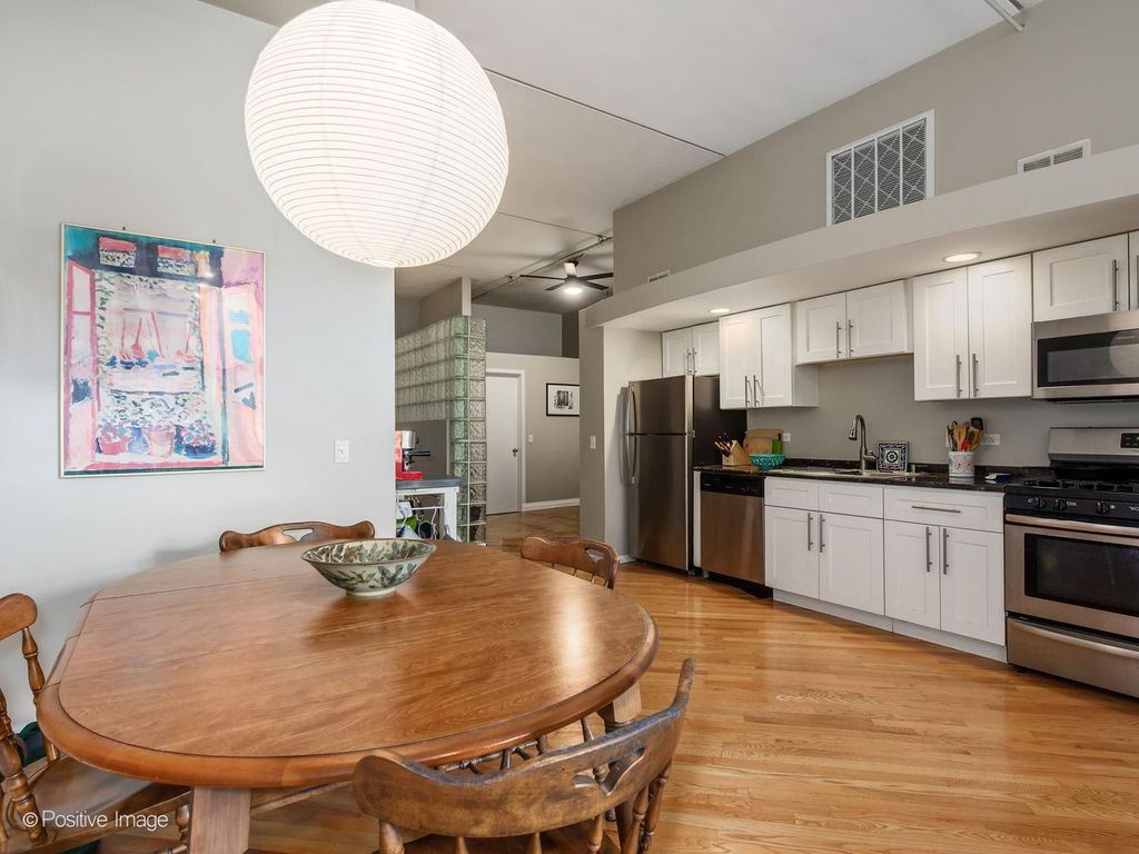 2012 W Saint Paul Avenue 207, Chicago, IL 60647 — photo 3