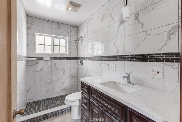 307 W Gladstone, San Dimas, CA 91773