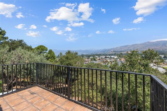 307 W Gladstone, San Dimas, CA 91773
