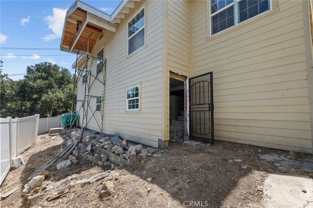 307 W Gladstone, San Dimas, CA 91773