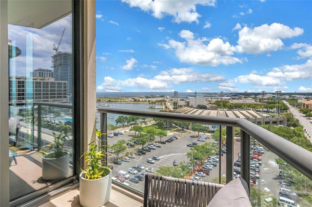 1 BEACH DRIVE SE 1207, St Petersburg, FL 33701