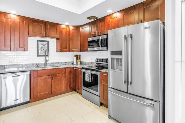 1 BEACH DRIVE SE 1207, St Petersburg, FL 33701