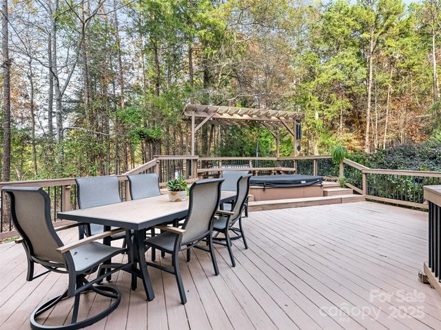 7016 Horseman Cove, Matthews, NC 28104