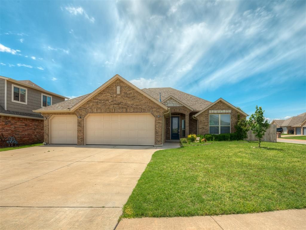 3413 Huron Circle, Moore, OK 73160
