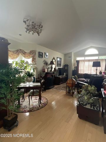 6 Ravenna Road, Manchester, NJ 08759