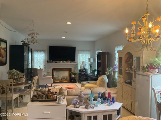 6 Ravenna Road, Manchester, NJ 08759