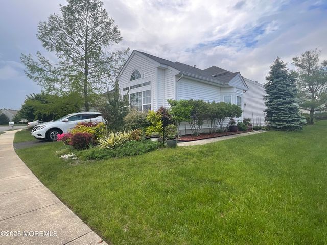 6 Ravenna Road, Manchester, NJ 08759