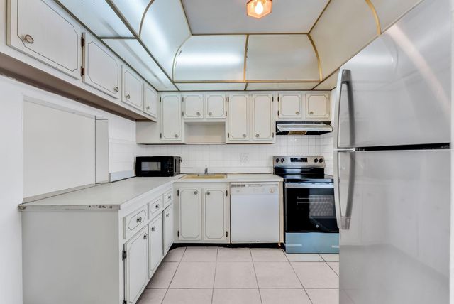 601 NW 78th Ter 203, Margate, FL 33063