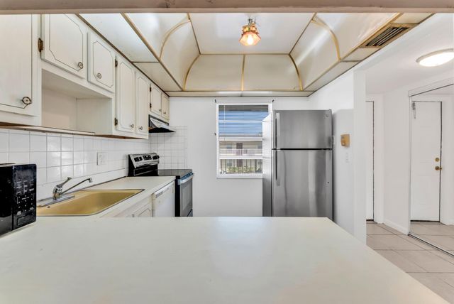 601 NW 78th Ter 203, Margate, FL 33063