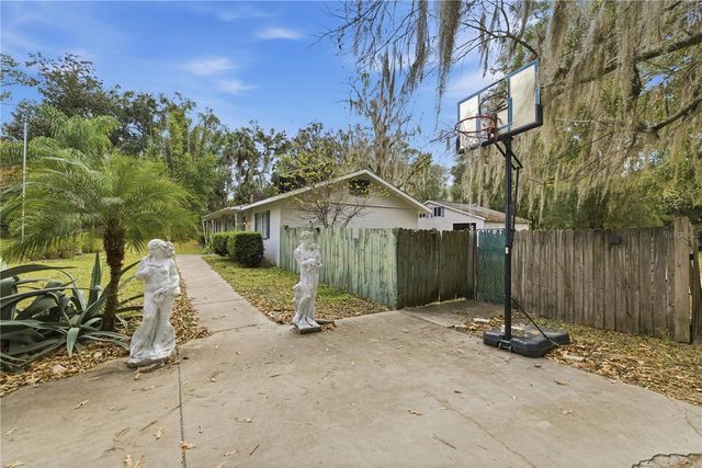 916 NE 28TH AVENUE, Ocala, FL 34470