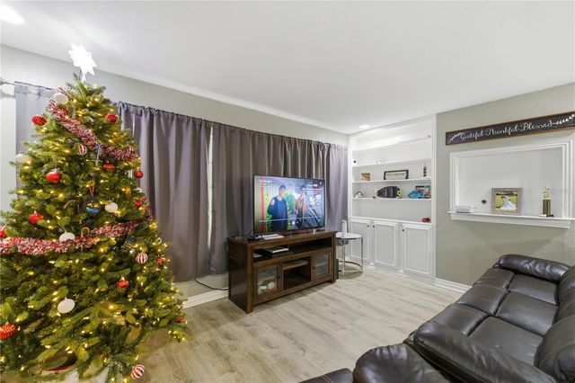 916 NE 28TH AVENUE, Ocala, FL 34470