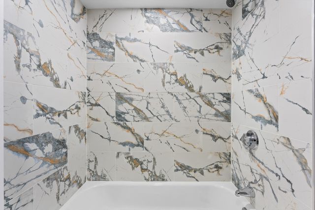 29 Hunt St, Brockton, MA 02302