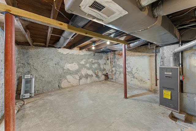 29 Hunt St, Brockton, MA 02302