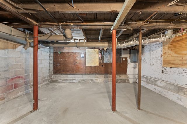 29 Hunt St, Brockton, MA 02302