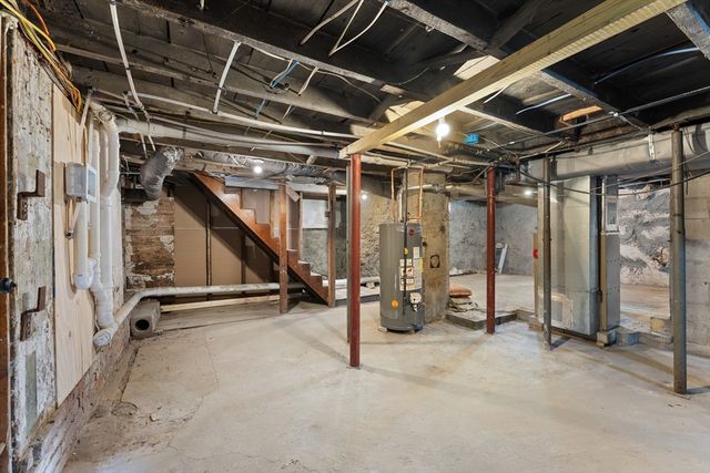 29 Hunt St, Brockton, MA 02302